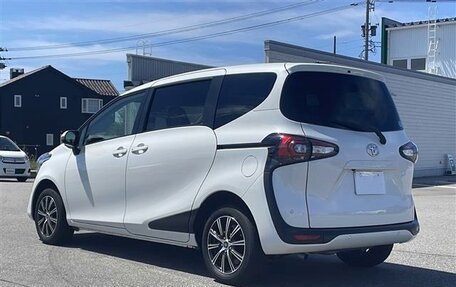 Toyota Sienta II, 2022 год, 1 140 000 рублей, 7 фотография