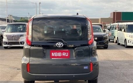 Toyota Sienta, 2023 год, 1 370 000 рублей, 5 фотография