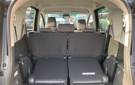 Toyota Sienta, 2023 год, 1 370 000 рублей, 18 фотография