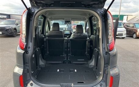 Toyota Sienta, 2023 год, 1 370 000 рублей, 16 фотография