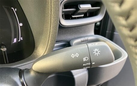 Toyota Sienta, 2023 год, 1 370 000 рублей, 28 фотография