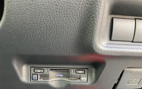 Toyota Sienta, 2023 год, 1 370 000 рублей, 25 фотография