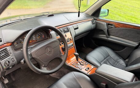 Mercedes-Benz E-Класс, 1998 год, 350 000 рублей, 6 фотография