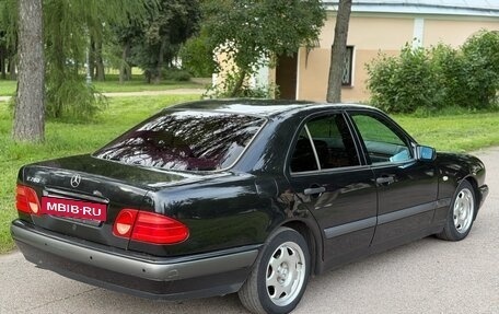 Mercedes-Benz E-Класс, 1998 год, 350 000 рублей, 4 фотография