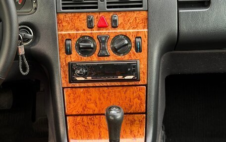 Mercedes-Benz E-Класс, 1998 год, 350 000 рублей, 8 фотография