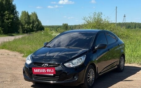 Hyundai Solaris II рестайлинг, 2014 год, 590 000 рублей, 2 фотография