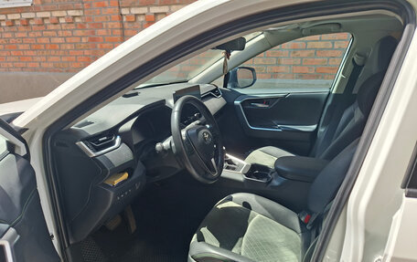 Toyota RAV4, 2024 год, 3 720 000 рублей, 11 фотография