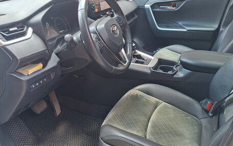 Toyota RAV4, 2024 год, 3 720 000 рублей, 6 фотография