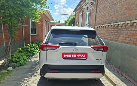 Toyota RAV4, 2024 год, 3 720 000 рублей, 15 фотография