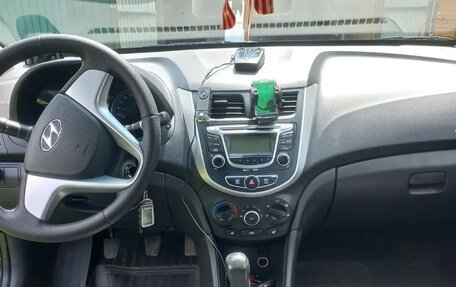 Hyundai Solaris II рестайлинг, 2011 год, 790 000 рублей, 6 фотография