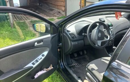 Hyundai Solaris II рестайлинг, 2011 год, 790 000 рублей, 8 фотография