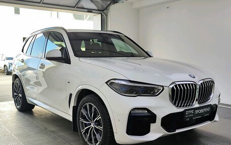 BMW X5, 2019 год, 5 600 000 рублей, 3 фотография