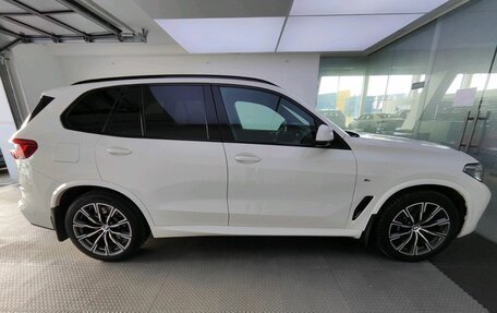 BMW X5, 2019 год, 5 600 000 рублей, 4 фотография