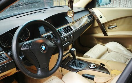BMW 5 серия, 2004 год, 1 050 000 рублей, 8 фотография