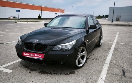 BMW 5 серия, 2004 год, 1 050 000 рублей, 3 фотография