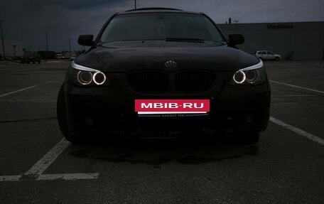 BMW 5 серия, 2004 год, 1 050 000 рублей, 6 фотография