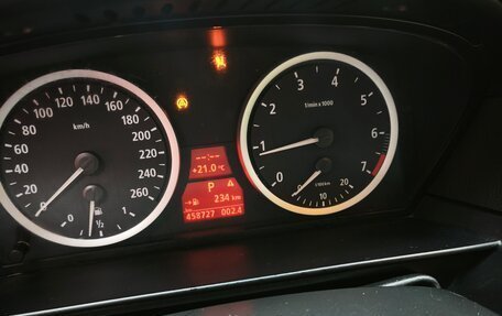 BMW 5 серия, 2004 год, 1 050 000 рублей, 18 фотография