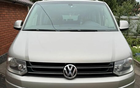 Volkswagen Multivan T5, 2010 год, 2 500 000 рублей, 1 фотография