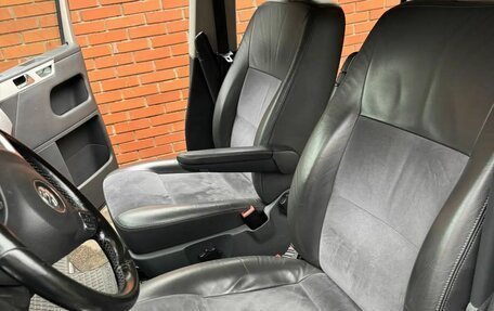 Volkswagen Multivan T5, 2010 год, 2 500 000 рублей, 13 фотография