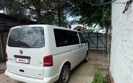 Volkswagen Caravelle T5, 2014 год, 2 000 000 рублей, 2 фотография