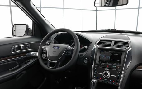 Ford Explorer VI, 2018 год, 2 790 000 рублей, 8 фотография