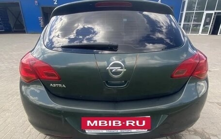 Opel Astra J, 2010 год, 500 001 рублей, 2 фотография