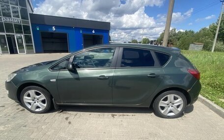 Opel Astra J, 2010 год, 500 001 рублей, 3 фотография
