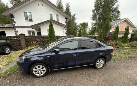 Volkswagen Polo VI (EU Market), 2011 год, 850 000 рублей, 2 фотография