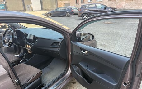 Hyundai Solaris II рестайлинг, 2021 год, 1 850 000 рублей, 12 фотография