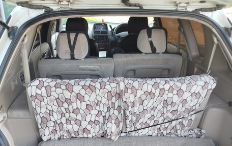 Toyota Ipsum II, 2000 год, 550 000 рублей, 8 фотография