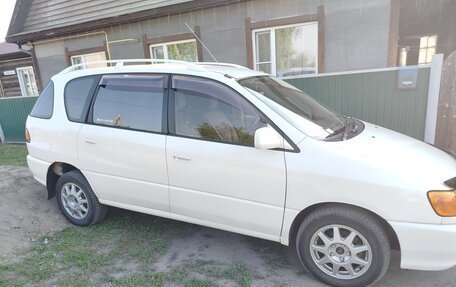 Toyota Ipsum II, 2000 год, 550 000 рублей, 16 фотография