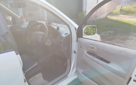 Toyota Ipsum II, 2000 год, 550 000 рублей, 18 фотография