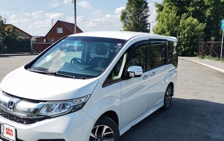Honda Stepwgn IV, 2016 год, 2 050 000 рублей, 8 фотография