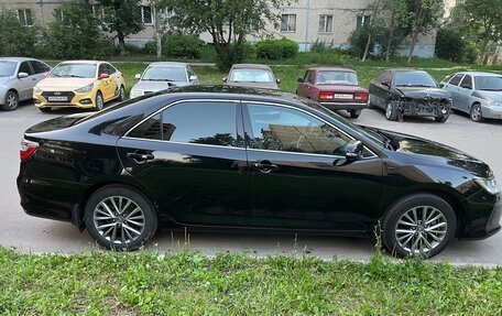 Toyota Camry, 2017 год, 1 900 000 рублей, 5 фотография