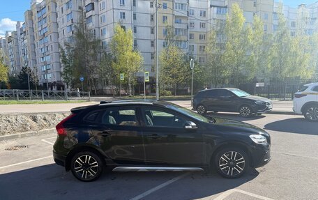Volvo V40 Cross Country I, 2018 год, 1 800 000 рублей, 11 фотография