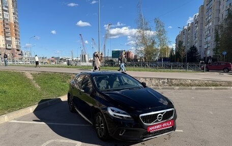 Volvo V40 Cross Country I, 2018 год, 1 800 000 рублей, 12 фотография
