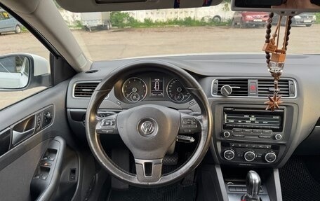 Volkswagen Jetta VI, 2013 год, 1 100 000 рублей, 8 фотография