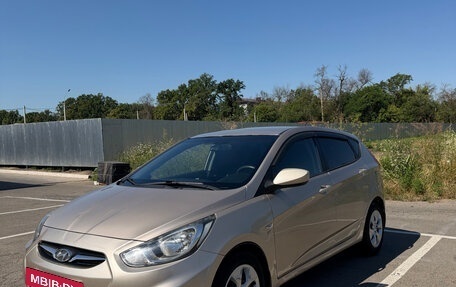 Hyundai Solaris II рестайлинг, 2012 год, 830 000 рублей, 4 фотография