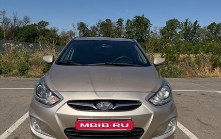 Hyundai Solaris II рестайлинг, 2012 год, 830 000 рублей, 3 фотография