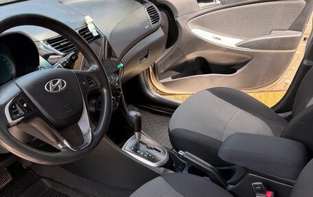 Hyundai Solaris II рестайлинг, 2012 год, 830 000 рублей, 25 фотография