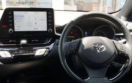 Toyota C-HR I рестайлинг, 2022 год, 1 815 000 рублей, 9 фотография