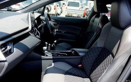 Toyota C-HR I рестайлинг, 2022 год, 1 815 000 рублей, 14 фотография