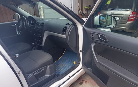 Skoda Yeti I рестайлинг, 2015 год, 1 050 000 рублей, 4 фотография