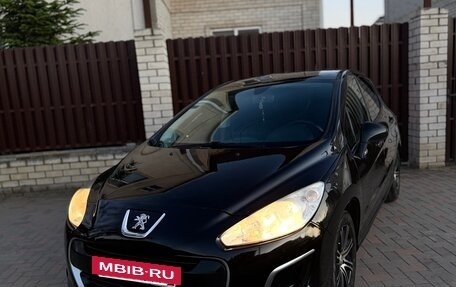 Peugeot 308 II, 2011 год, 670 000 рублей, 2 фотография