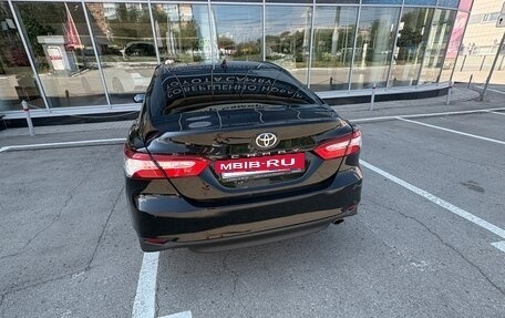 Toyota Camry, 2020 год, 2 700 000 рублей, 3 фотография
