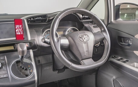 Toyota Wish II, 2010 год, 1 299 000 рублей, 10 фотография