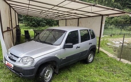 Chevrolet Niva I рестайлинг, 2017 год, 700 000 рублей, 1 фотография