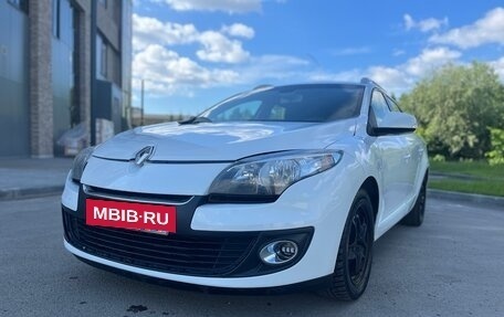 Renault Megane III, 2013 год, 600 000 рублей, 2 фотография
