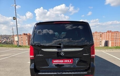 Mercedes-Benz V-Класс, 2018 год, 5 500 000 рублей, 3 фотография