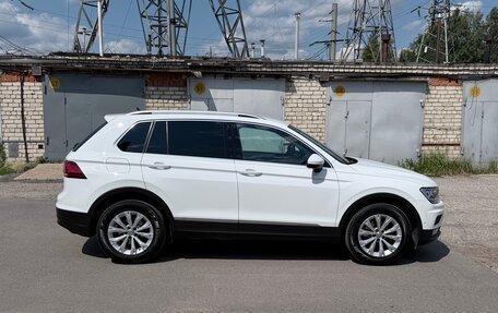 Volkswagen Tiguan II, 2017 год, 2 250 000 рублей, 2 фотография